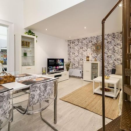 Ruin Bar-Loft Design Home Budapeste Exterior foto